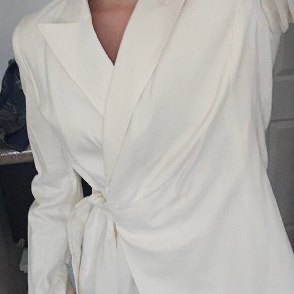 Calvin Klein White Linen Blazer Never Worn - Picture 3 of 7